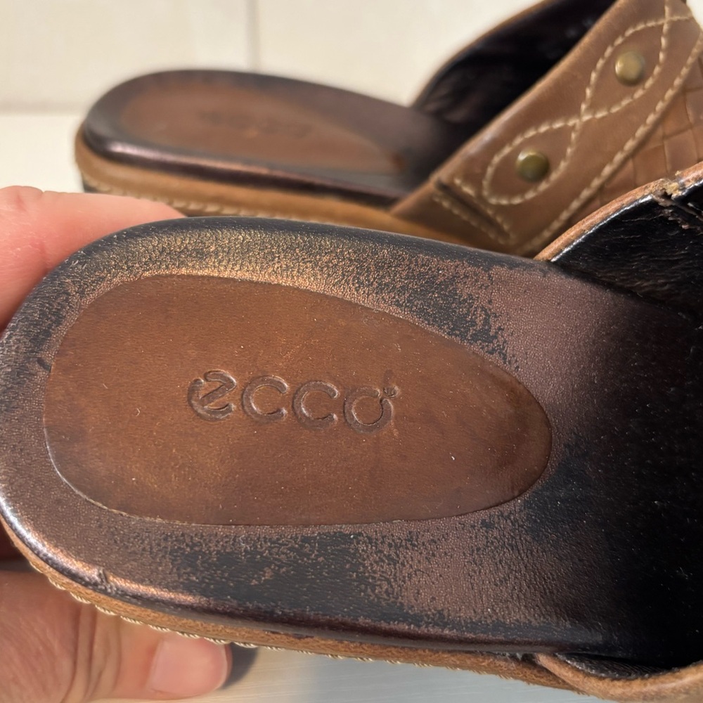 ECCO | Women's Tan Woven Leather Mules | Size 7.5 - Picture 4 of 5